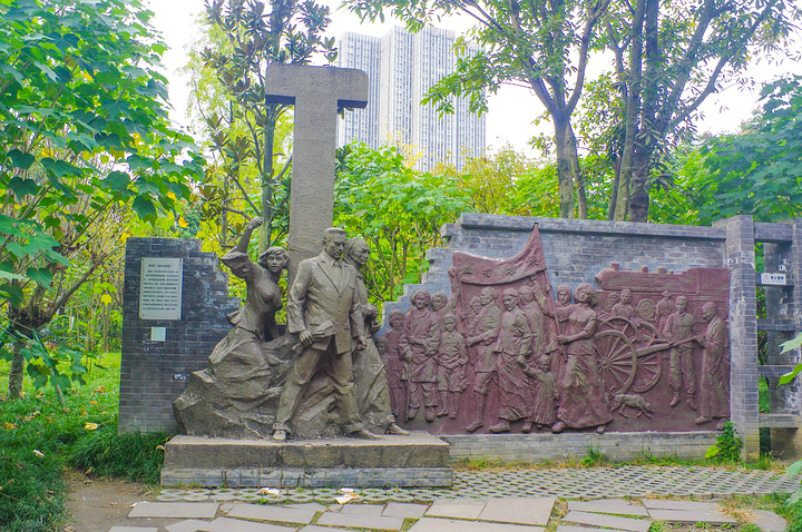 然而,事实上这雕塑并非虚构,在历史上,确实有这个人