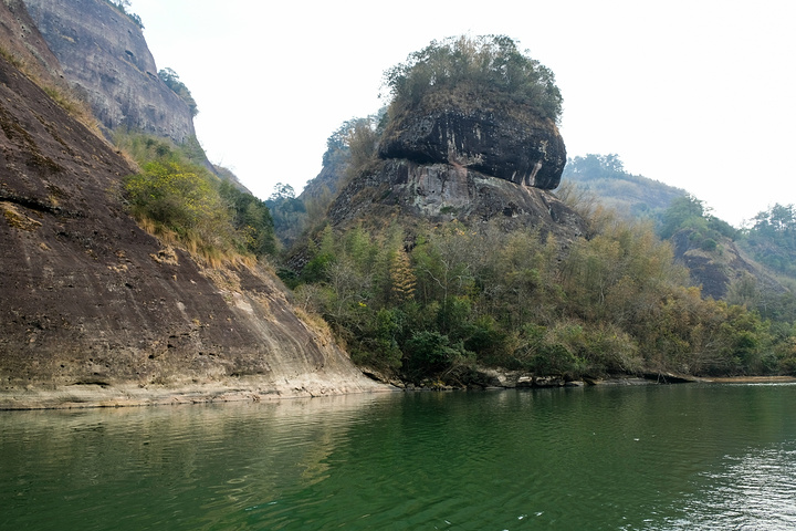 武夷山的九曲溪漂流,是旅途中不容错过的一站.