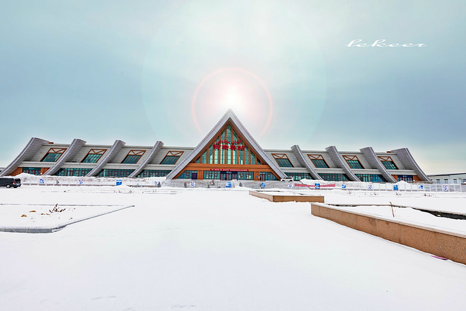 "中国雪都"——阿勒泰火车站.
