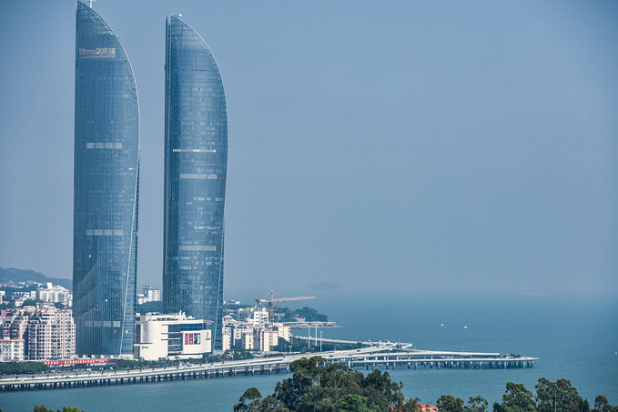 海峡两岸最壮观大厦,建筑特色全国唯一,是东南沿海城市地标图片