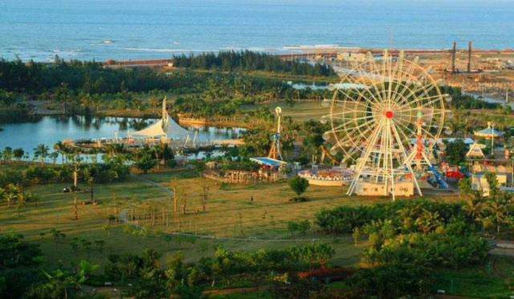 白沙门公园 位于海口市美兰区海甸岛北部,北临琼州海峡.白沙门美食街.