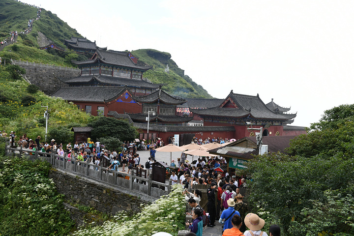 天气不好,雾蒙蒙的.再见了,梵净山_梵净山的评论图片