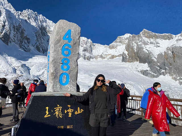 丽江周边的景点真的挺多的,而且都是高品质景点,玉龙雪山距离丽江古镇