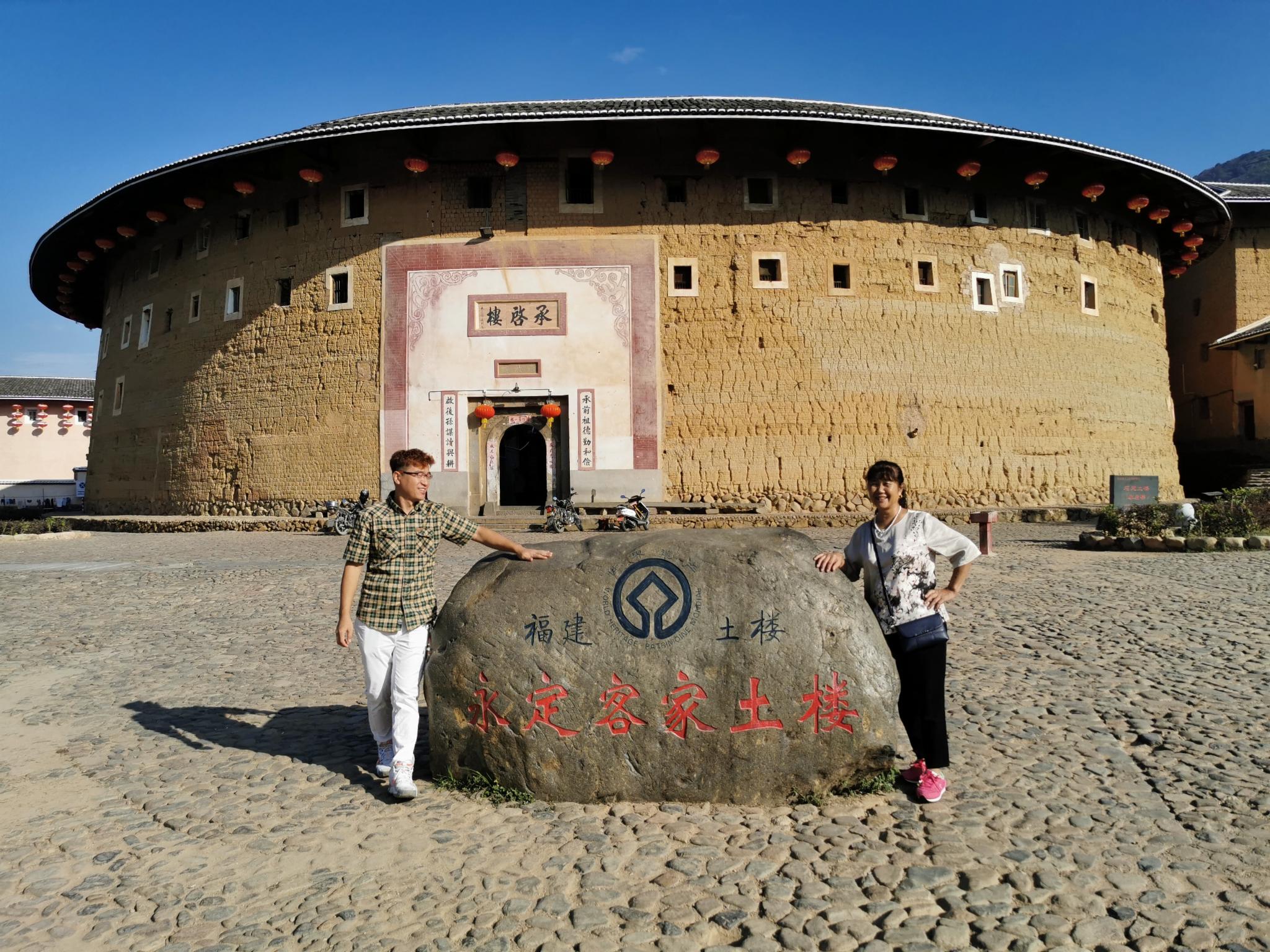 承启楼.妈妈刚刚出院,身体和精气神还没完全恢复