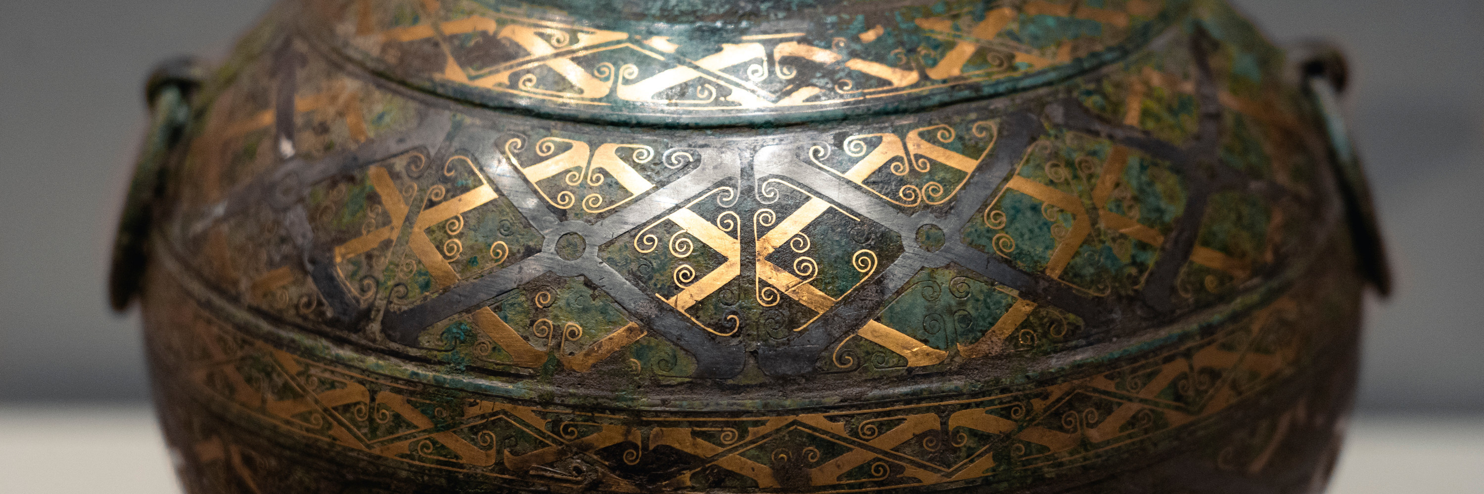 博物馆里的光：一万个我的一万次存活