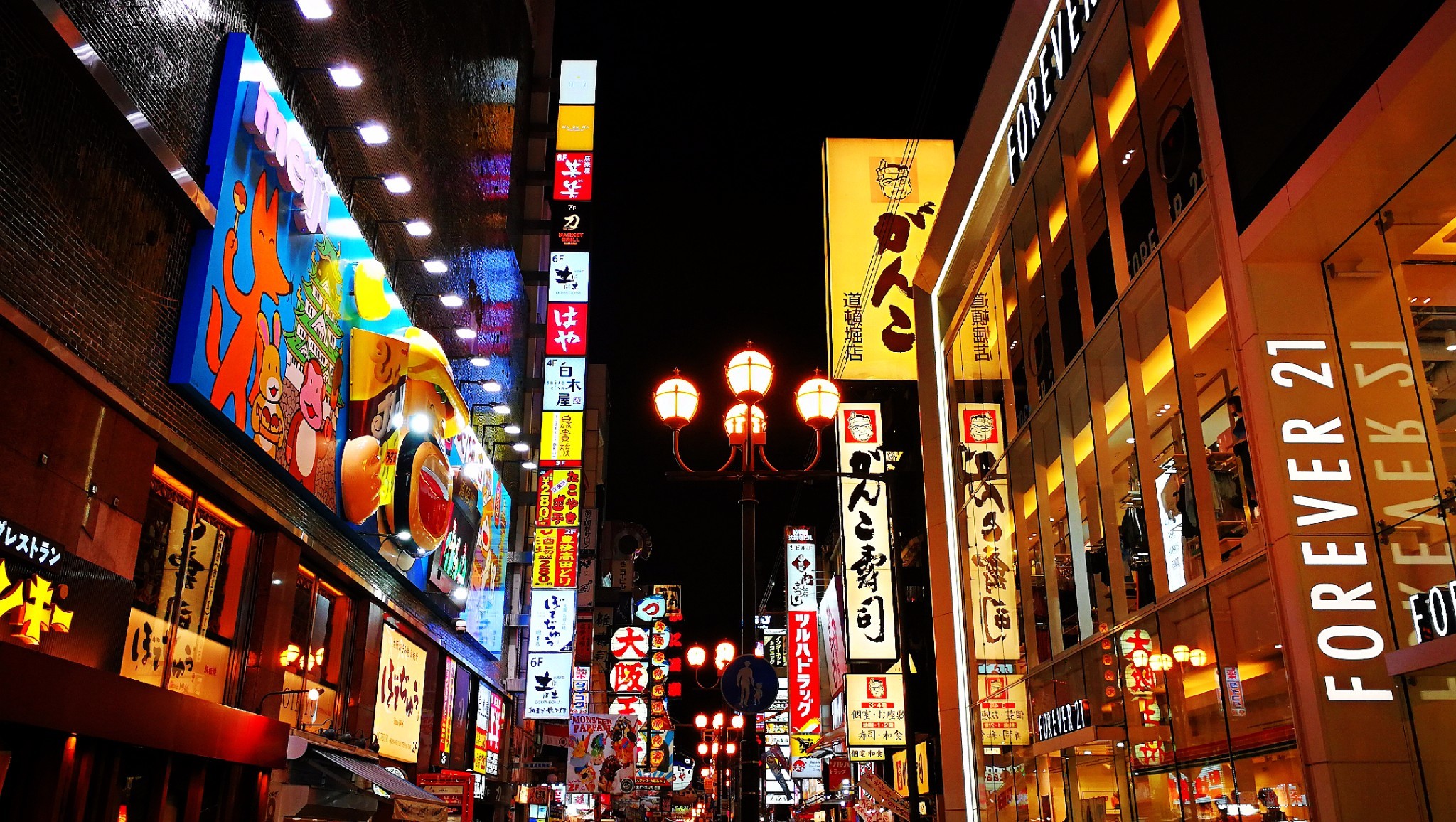 日本：道顿堀心斋桥逛夜市 梅田蓝天大厦赏夜景