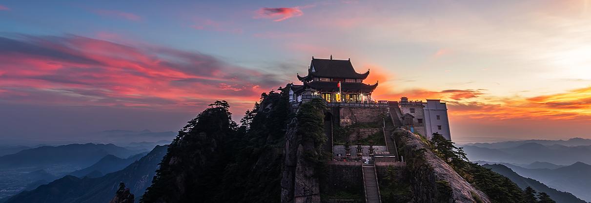 三步一寺，五步一庙的九华山