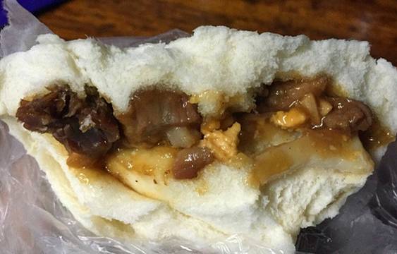 梁记叉烧包(侨港总店)