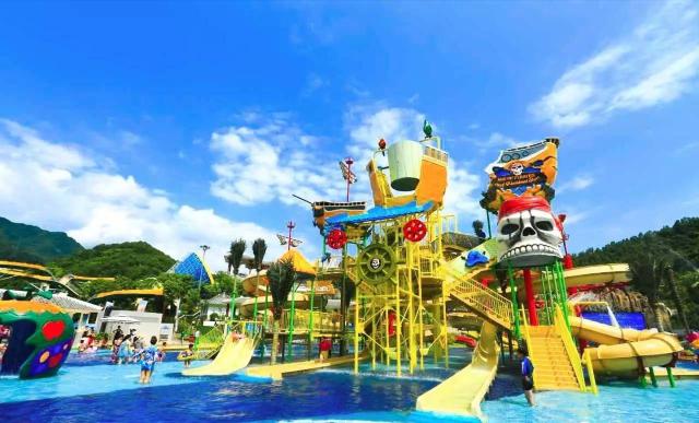 中国栈道水世界