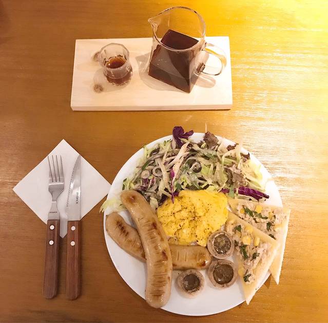 Black White 精品咖啡馆