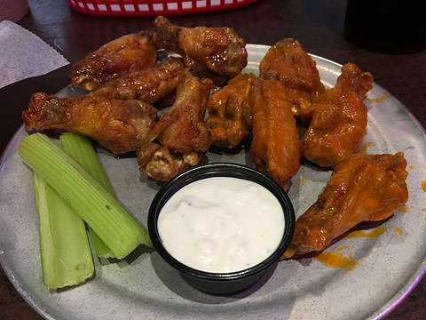 Pluckers Wing Bar旅游景点图片