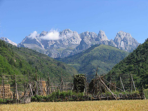 措美峰旅游景点图片