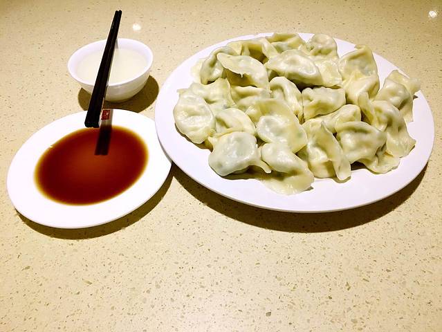 岳姥姥饺子(泺文路店)