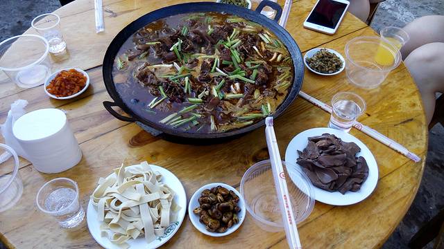 老简胡集特色鸭子火锅