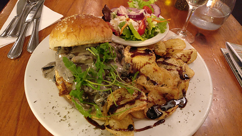 Basic Bistro