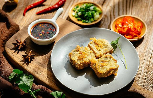 西镇臭豆腐·电烤肉(汶上路店)