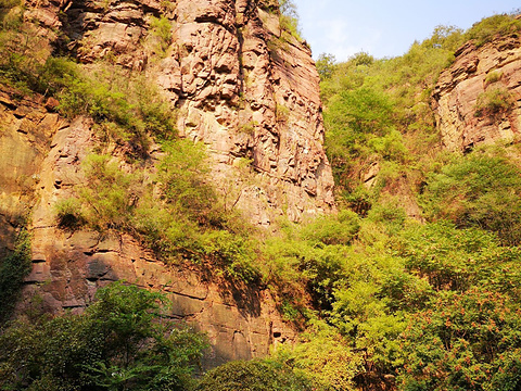 红石峡玉面大佛旅游景点图片
