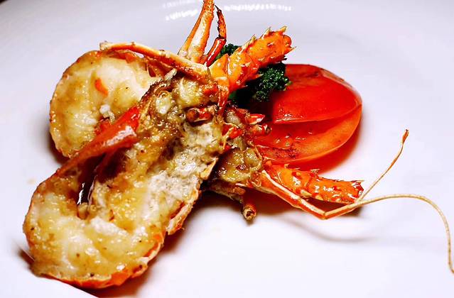 雍容荟活帝王蟹活龙虾自助(苏宁旗舰店)