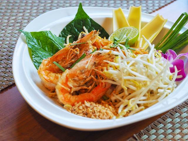 Chom Cafe and Restaurant