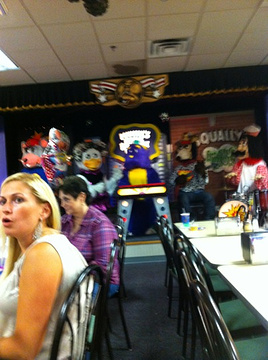 Chuck E. Cheese