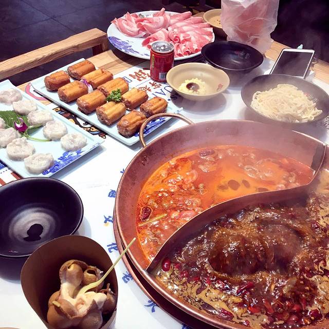 辣莊重庆老火锅·手工菜(泰华店)