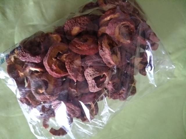 瑶瑶休闲干果店