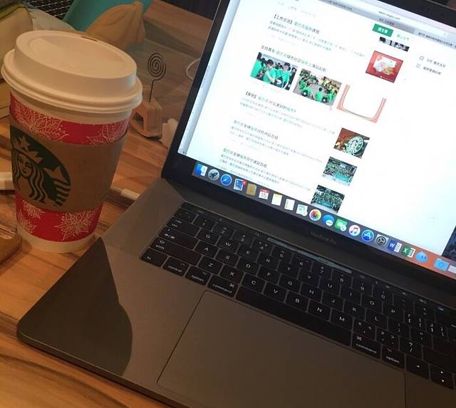 星巴克臻选(南昌红谷滩万达店)