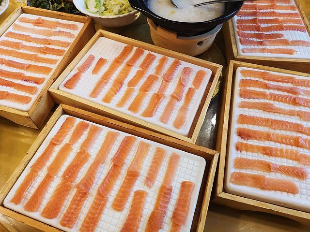 东方红三文鱼(资兴雄鑫豪廷酒店)