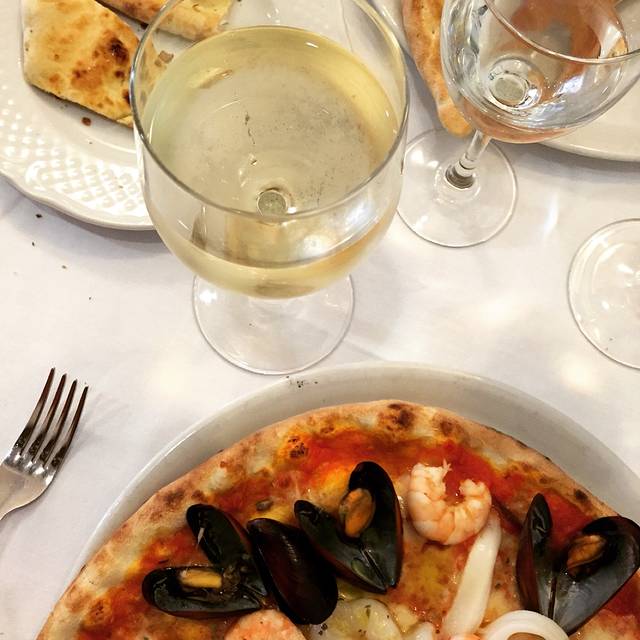 重庆小天鹅鱼村(解放南路店)