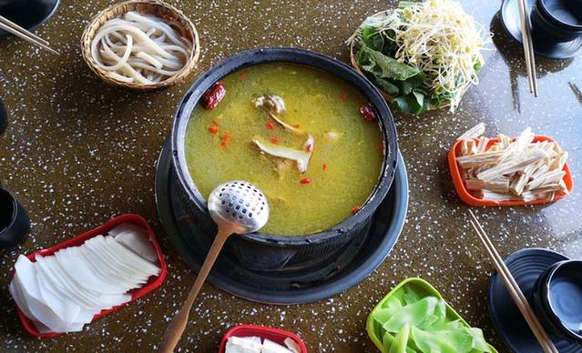 阿西土陶牦牛汤锅