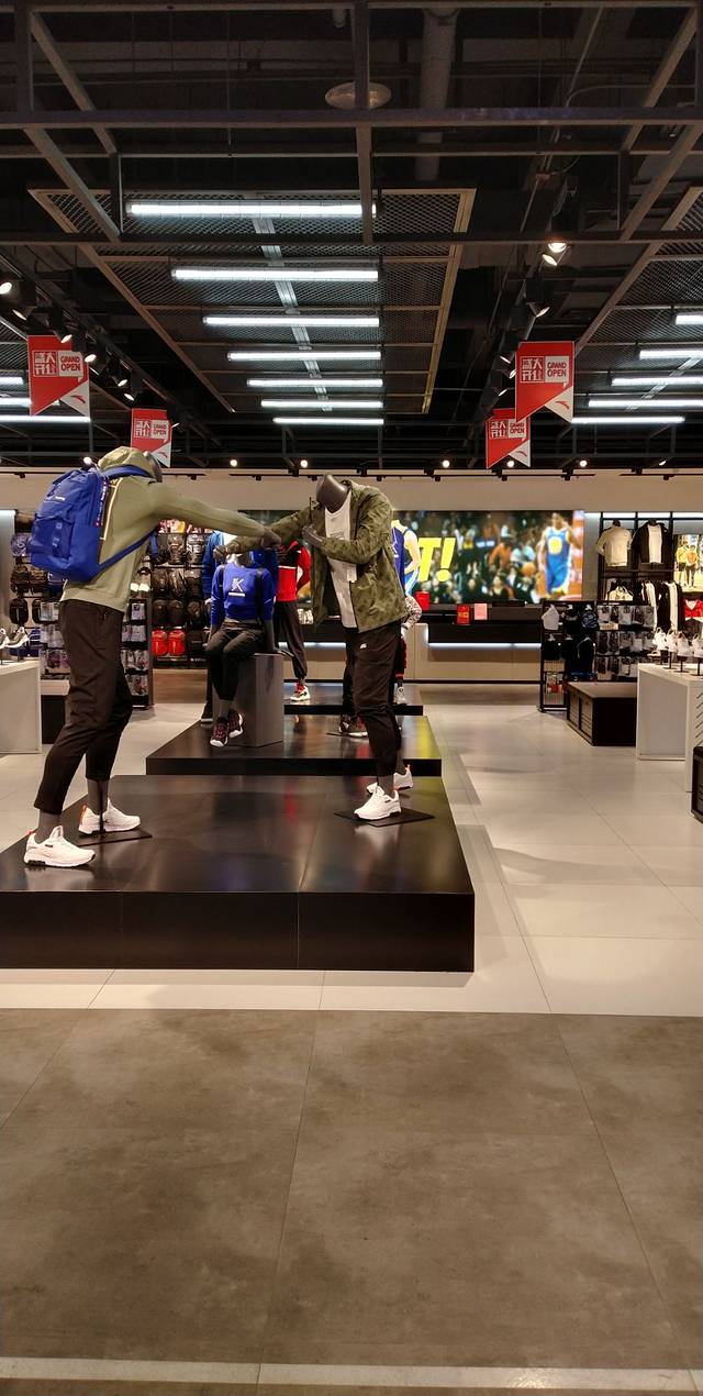 安踏kids(大庆让胡路万达广场店)