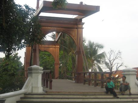 Kota Intan Bridge旅游景点图片