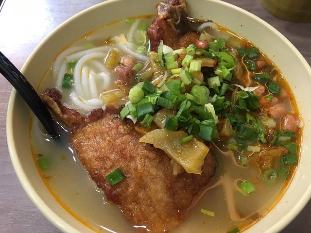 阿一猪扒酸辣米线