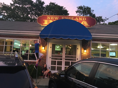New England Pizza House