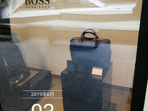 BOSS(杉井奥特莱斯广场·宁波店)旅游景点图片