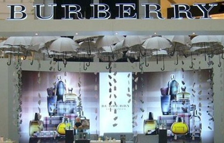 Burberry（银座三越店）