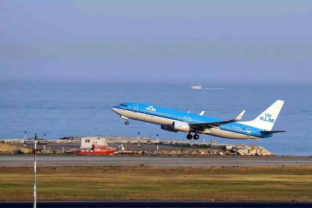 尼斯蔚蓝海岸机场