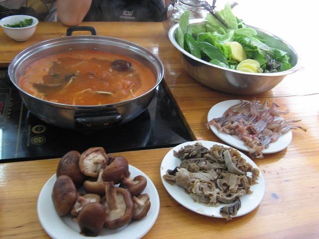 苗伯妈酸汤火锅城