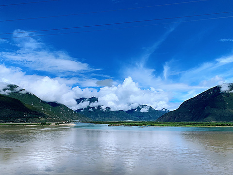 雅鲁藏布江旅游景点图片