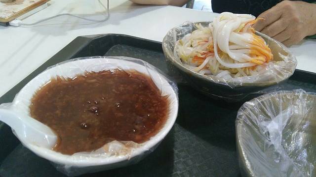 朱选民大米面皮(西木头市总店)