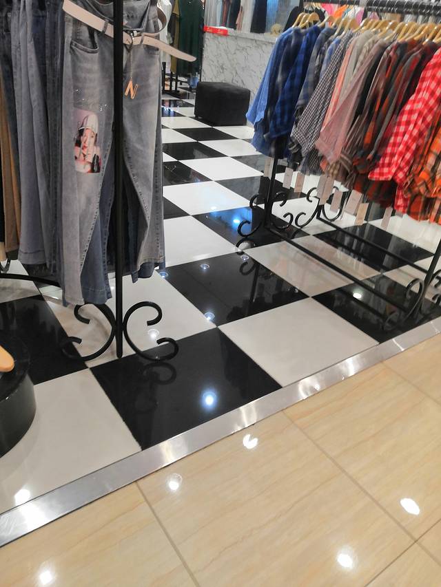 新梦百货(民族店)