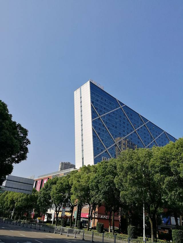 钱湖天地商业中心