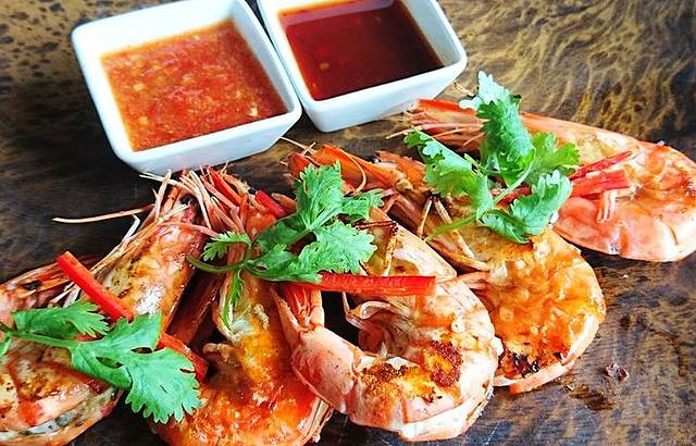 TWO CHEFS BAR & GRILL(KATA BEACH)