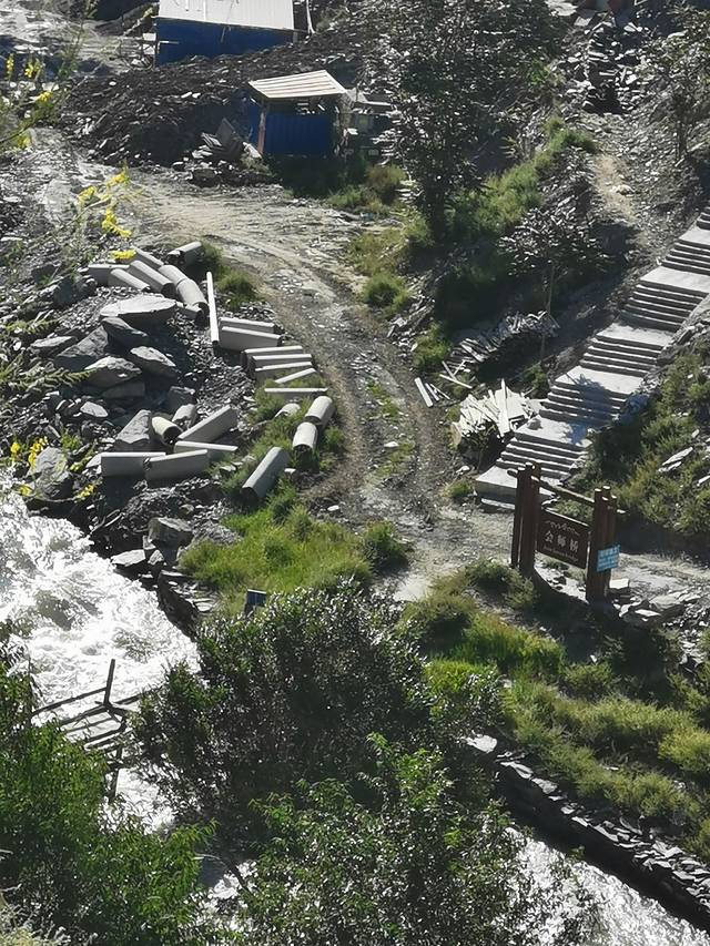 达维会师纪念碑