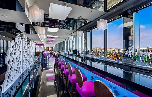 Cloud 9 Sky Bar & Lounge