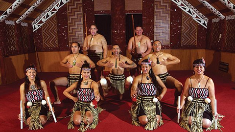毛利文化战舞表演