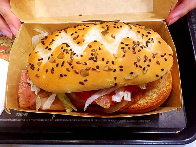 麦当劳(张掖路店)