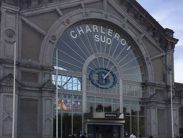 布鲁塞尔南沙勒罗瓦机场