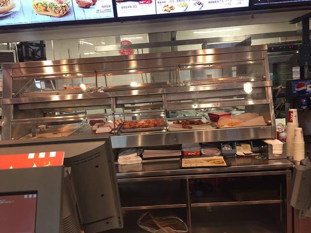 肯德基汽车穿梭餐厅(利民店)