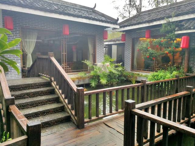 凤凰山斑鱼馆(恭城店)